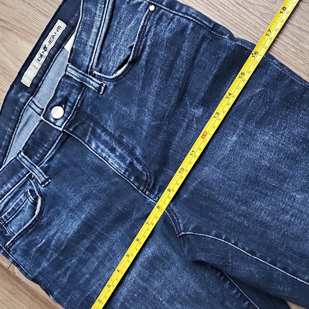 DKNY Jeans Mid Rise Distressed Stretch Cropped Ankle Blue Jeans Women's 06 - Picture 11 of 14